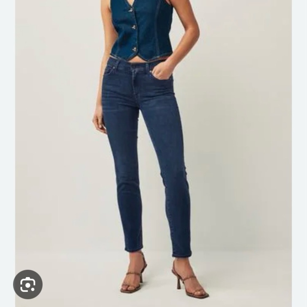 7 For All Mankind Roxanne Jeans Slim Fit Dark Rinse Back Flap Pockets EUC 28 😍